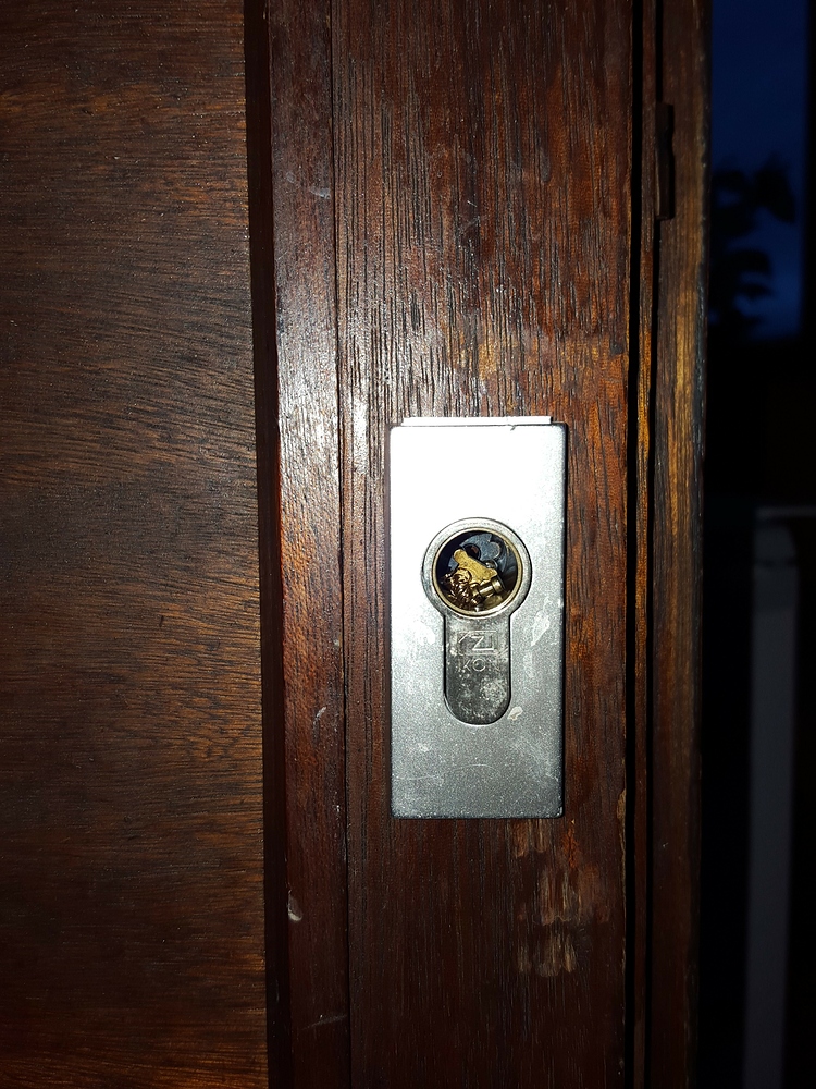 Wie wechselt man dieses Terrassentür schloss ? - wer-weiss-was.de