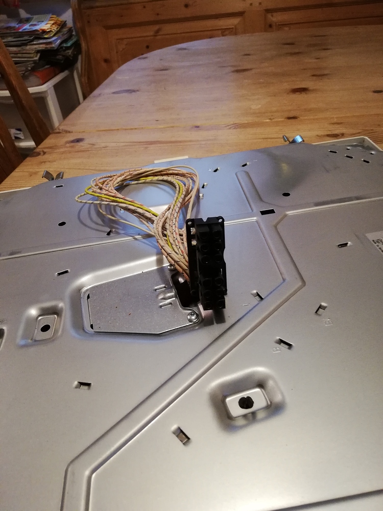 3 Sicherungen für Backofen mit Kochfeld = gleichbedeutend mit 3 x 16A? werweisswas.de 3 Sicherungen für Backofen mit Kochfeld = gleichbedeutend mit 3 x 16A? werweisswas.de