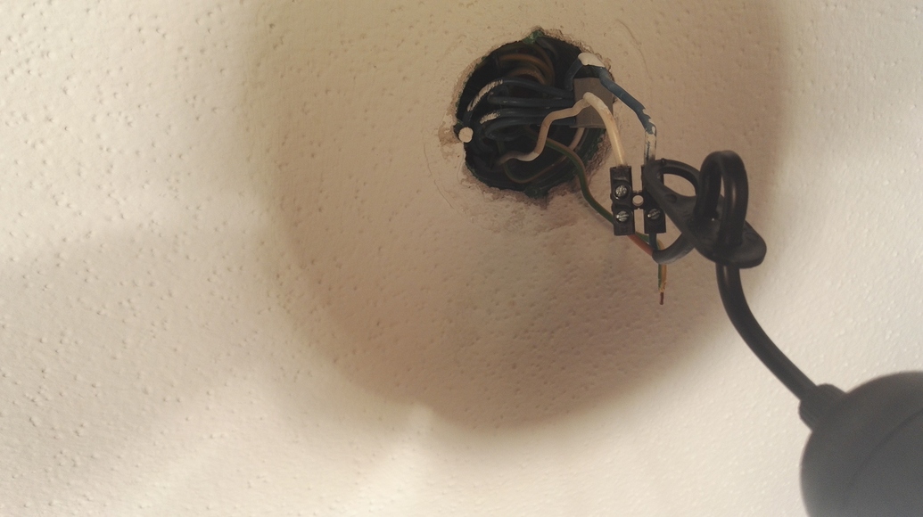 Deckenlampen montieren (teilweise in Rigips) - wer-weiss-was.de