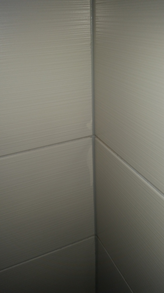 Fliesen im Bad verfärben sich immer mehr - wer-weiss-was.de